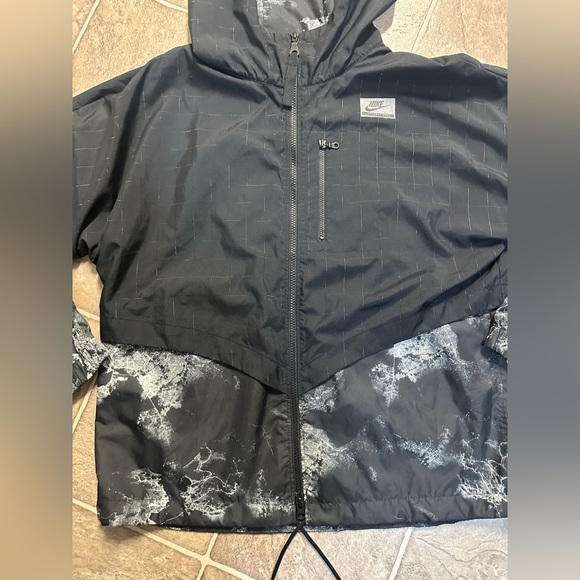 Nike Windrunner - Picture 3 of 8